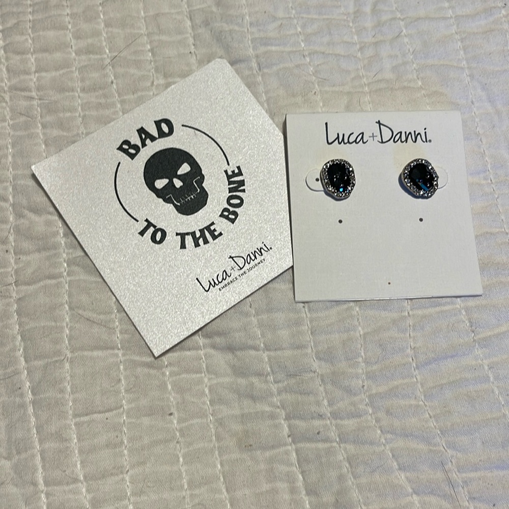 Skull earrings